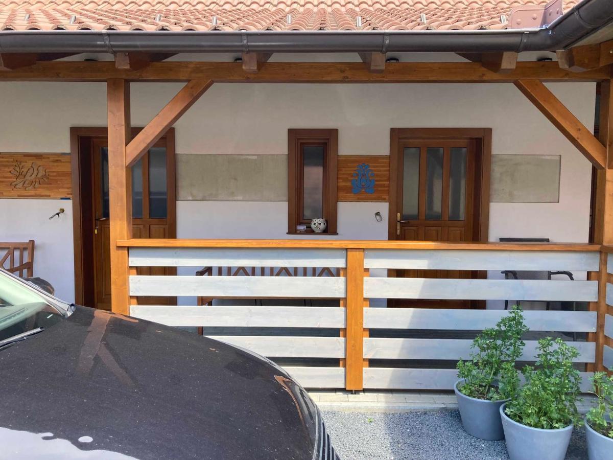 Toronyi Vendeghaz Hotel Exterior photo